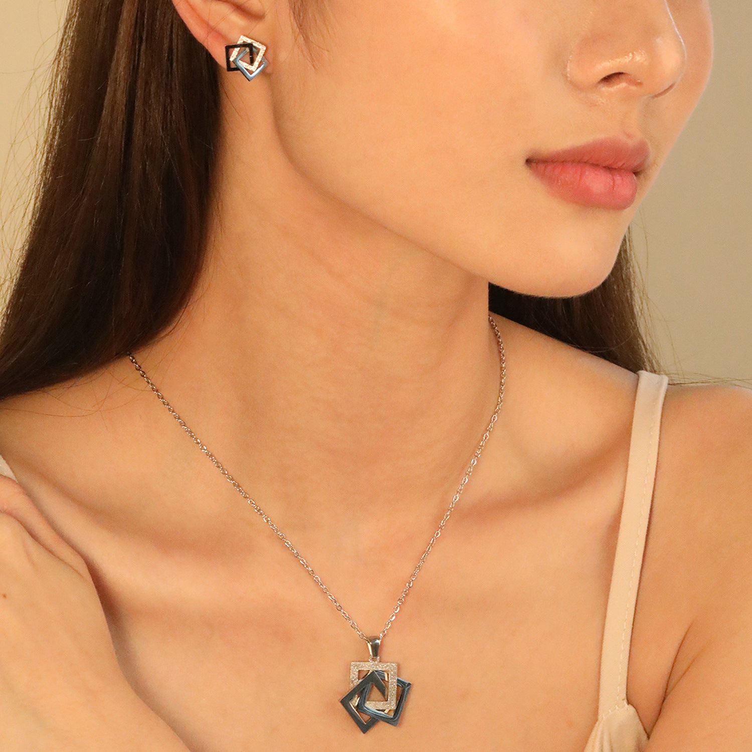 Geometric Necklace And Square Stud Earrings 